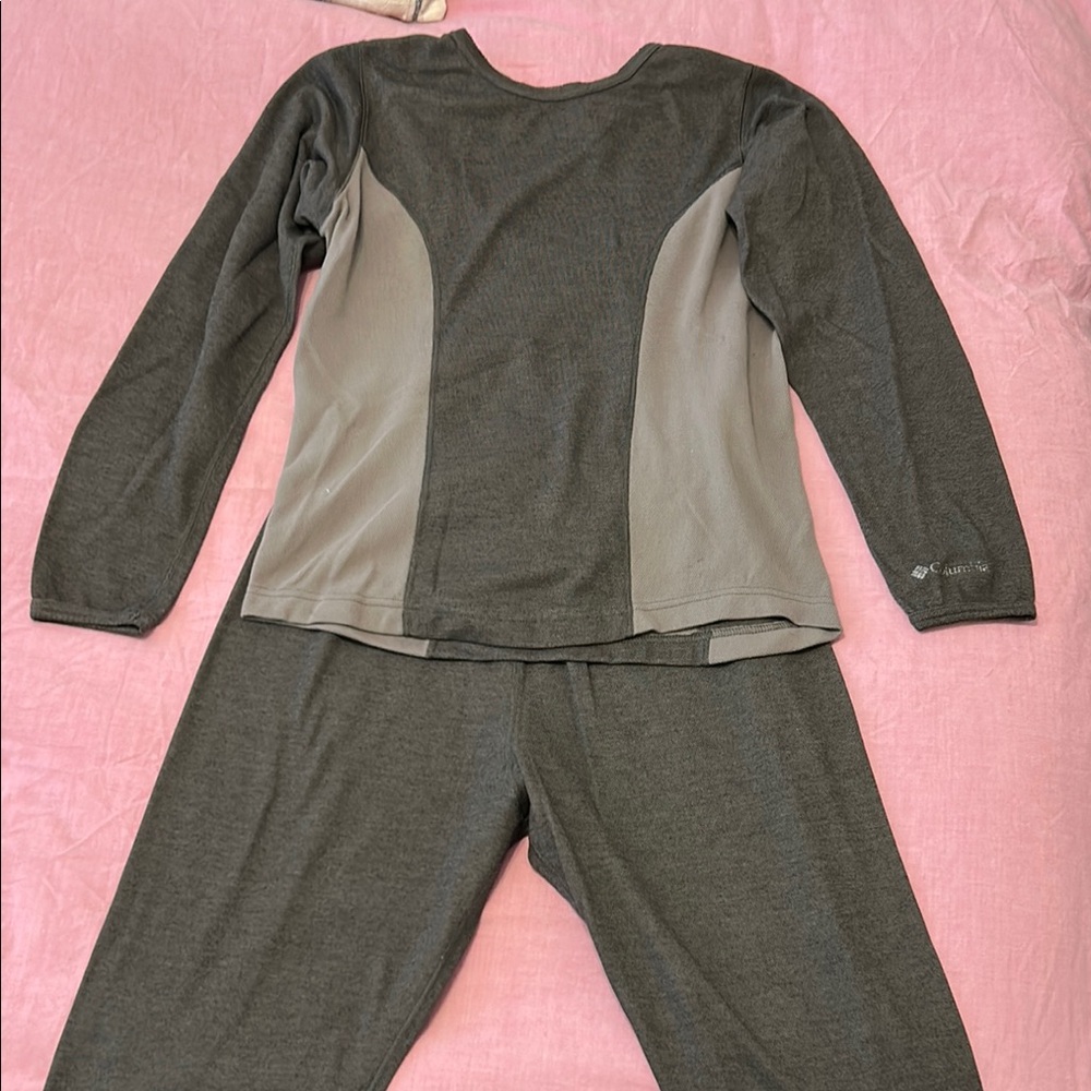 Columbia Gray Long Sleeve Thermal Top and Pants Set